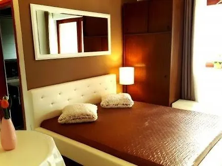 Studio In With Balcony, Air Condition, Wifi, Washing Machine Apartment *