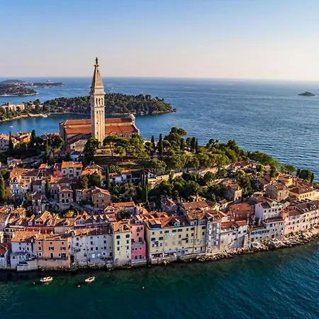 Studio In With Balcony, Air Condition, Wifi, Washing Machine Rovinj